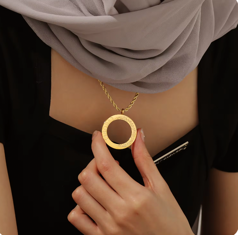 Collier Calligraphie Lune &quot;Patience&quot;